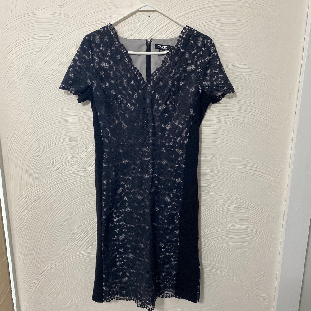DKNY NY womens dress lace size 10 half zip down back darker blue/ black